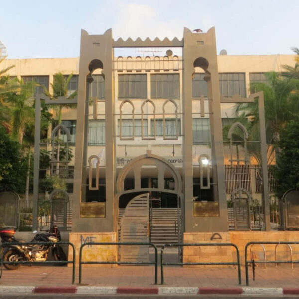 השתתפות בתחרות פומבית לעיצוב כניסה ומבואת כניסה לגימנסיה העברית הרצליה